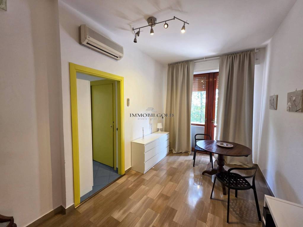 appartamento in vendita ad Abbiategrasso in zona Mendosio