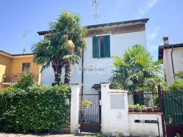 casa indipendente in vendita ad Abbiategrasso