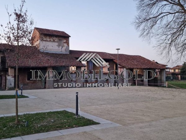 casa indipendente in vendita ad Abbiategrasso