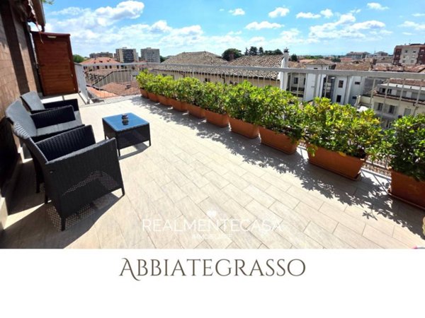 appartamento in vendita ad Abbiategrasso in zona Mendosio