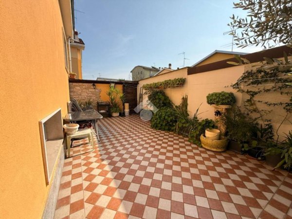 casa indipendente in vendita ad Abbiategrasso