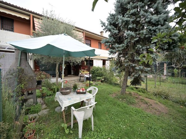 casa indipendente in vendita ad Abbiategrasso