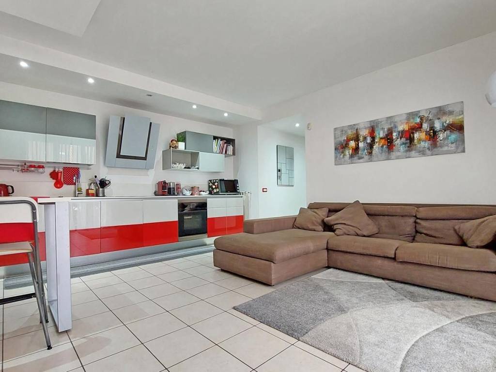 appartamento in vendita ad Abbiategrasso in zona Castelletto