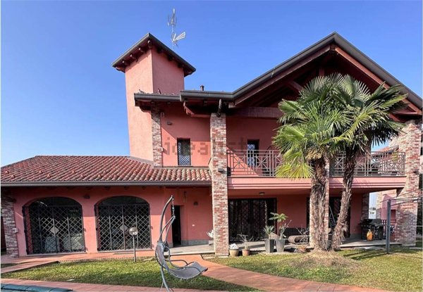 casa indipendente in vendita ad Abbiategrasso