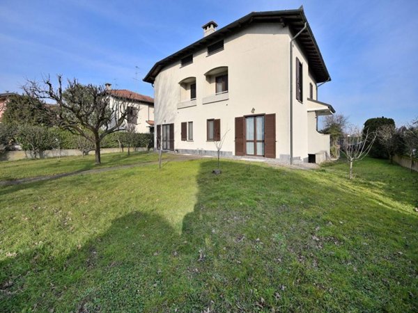 casa indipendente in vendita ad Abbiategrasso
