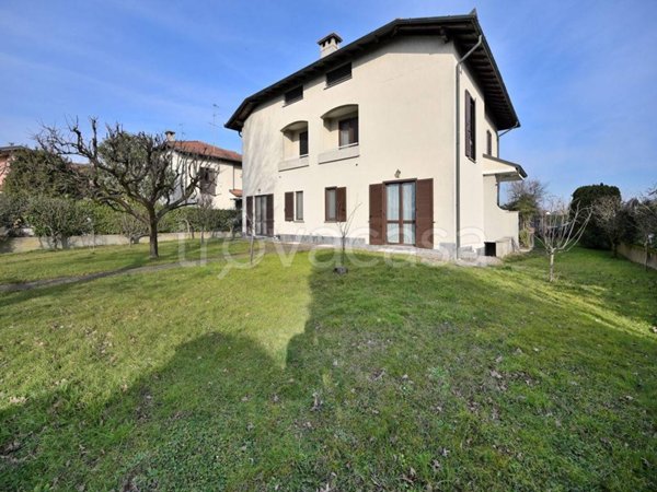 casa indipendente in vendita ad Abbiategrasso