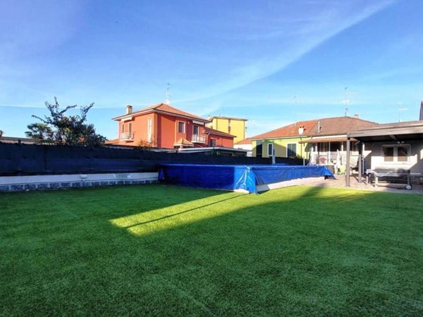 casa indipendente in vendita ad Abbiategrasso