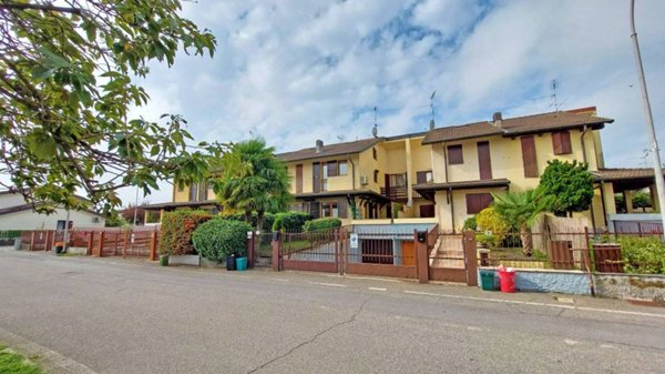 casa indipendente in vendita ad Abbiategrasso