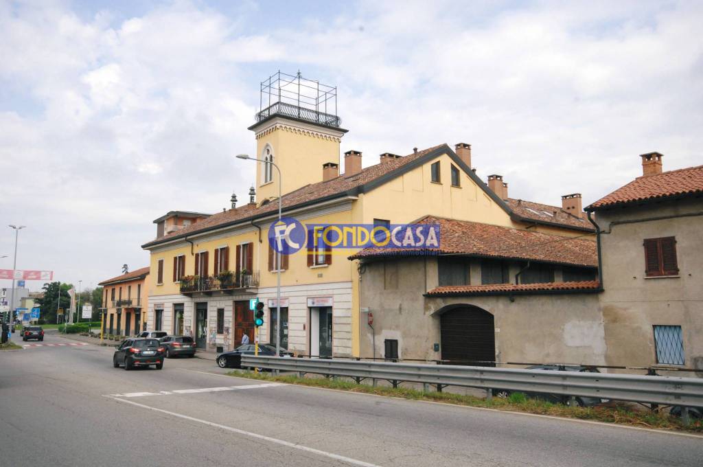 appartamento in vendita ad Abbiategrasso in zona Castelletto