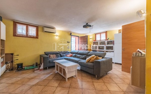 casa indipendente in vendita ad Abbiategrasso