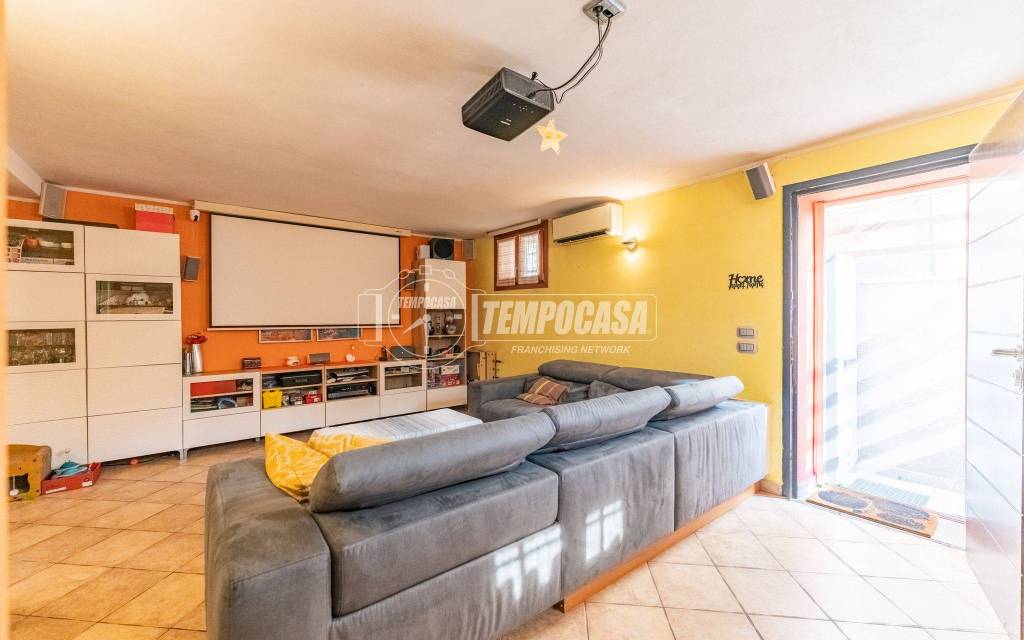 casa indipendente in vendita ad Abbiategrasso