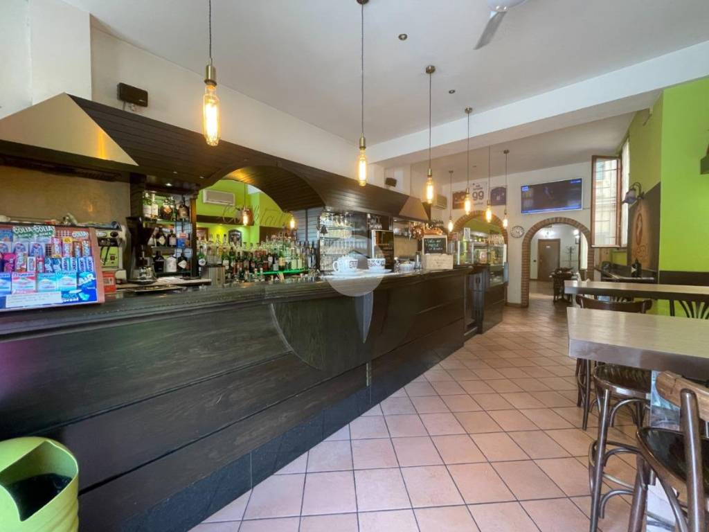 negozio in vendita ad Abbiategrasso