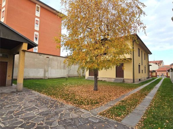casa indipendente in vendita ad Abbiategrasso