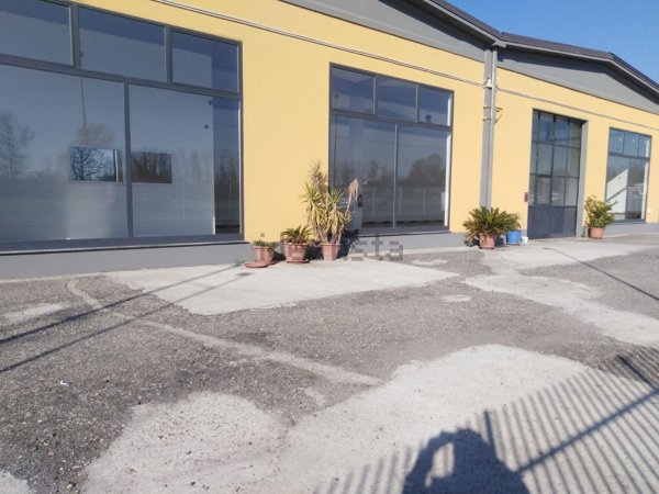 ufficio in vendita ad Abbiategrasso