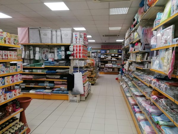 negozio in vendita ad Abbiategrasso