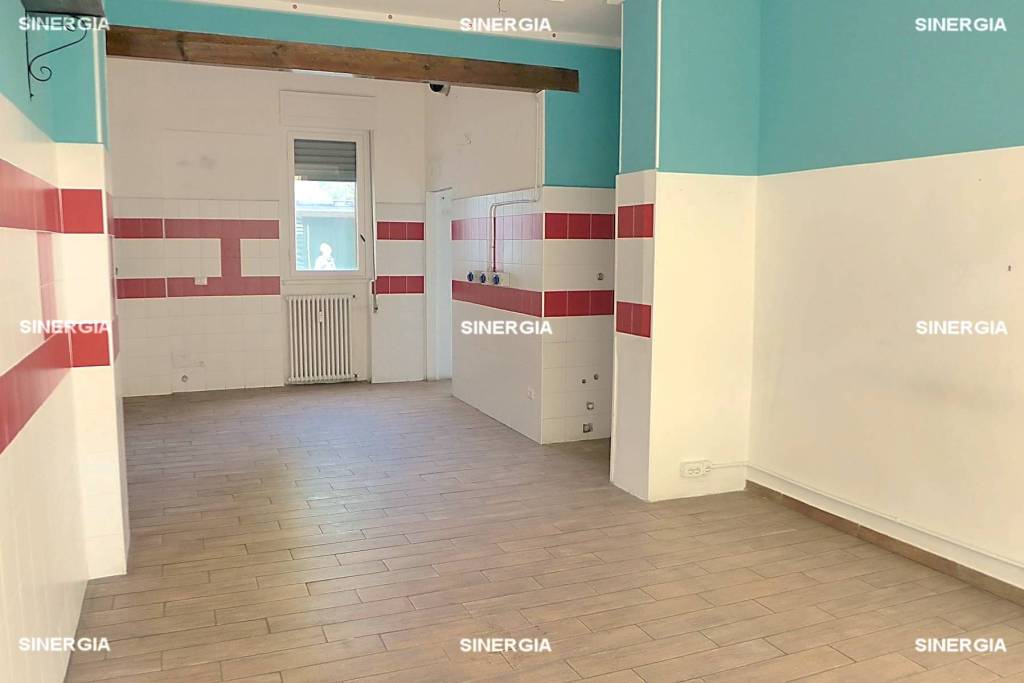 negozio in vendita ad Abbiategrasso