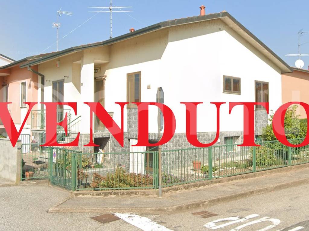 casa indipendente in vendita ad Abbiategrasso