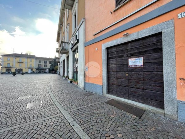 negozio in vendita ad Abbiategrasso
