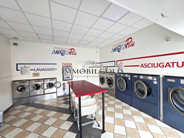 negozio in vendita ad Abbiategrasso