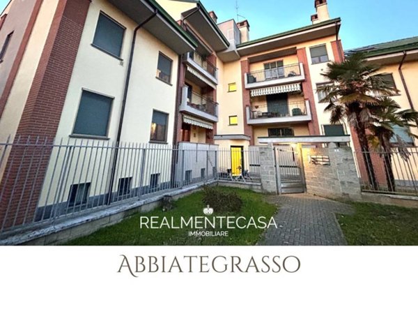 appartamento in vendita ad Abbiategrasso in zona Castelletto