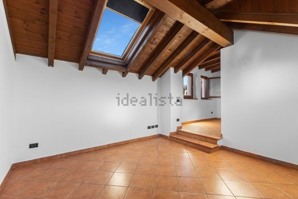 appartamento in vendita ad Abbiategrasso in zona Castelletto