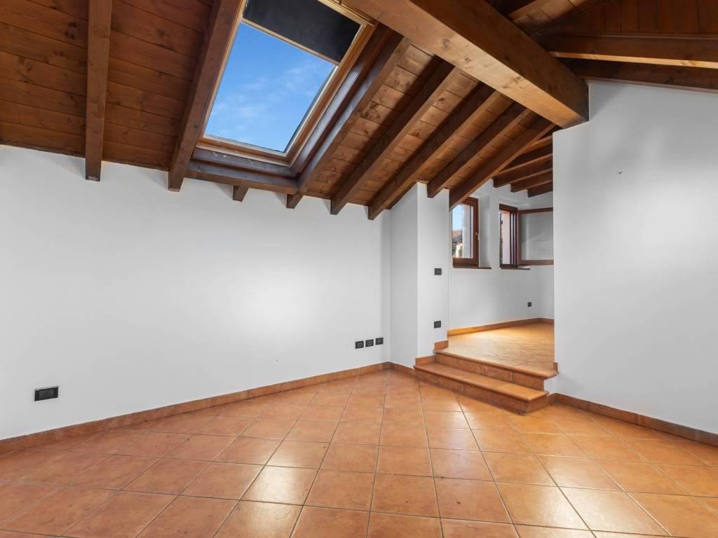 appartamento in vendita ad Abbiategrasso in zona Castelletto