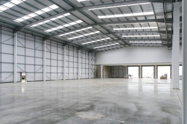 locale commerciale in vendita ad Abbiategrasso