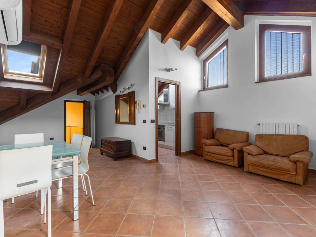 appartamento in vendita ad Abbiategrasso in zona Castelletto