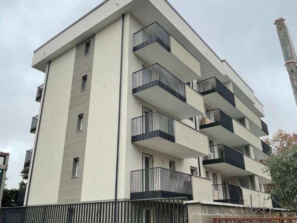 appartamento in vendita ad Abbiategrasso in zona Castelletto