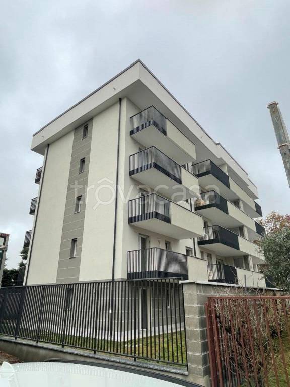 appartamento in vendita ad Abbiategrasso in zona Castelletto