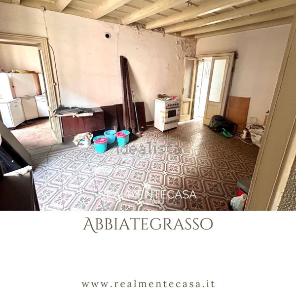 appartamento in vendita ad Abbiategrasso in zona Mendosio