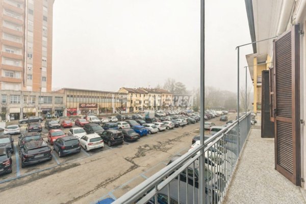 appartamento in vendita ad Abbiategrasso in zona Mendosio