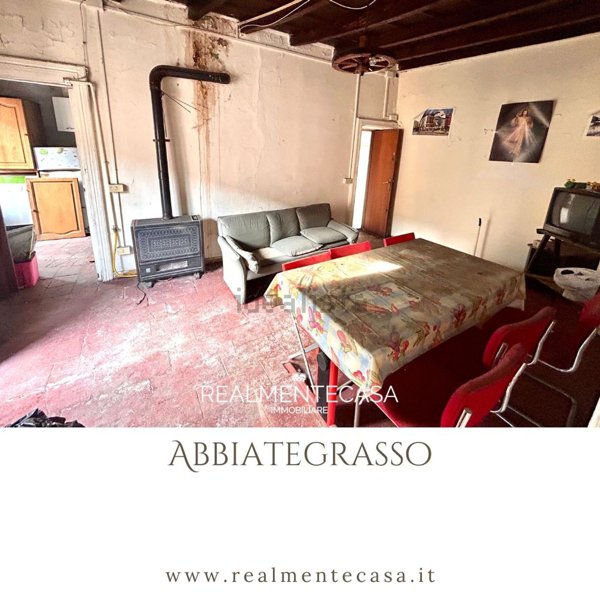 appartamento in vendita ad Abbiategrasso in zona Mendosio
