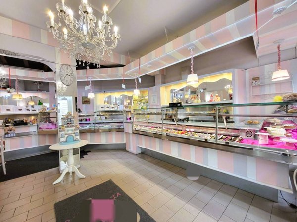 negozio in vendita ad Abbiategrasso