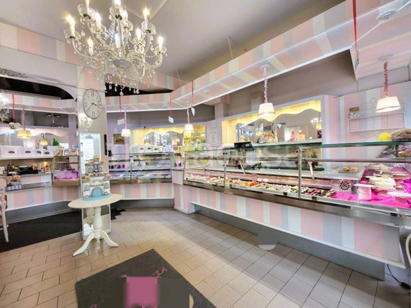 negozio in vendita ad Abbiategrasso