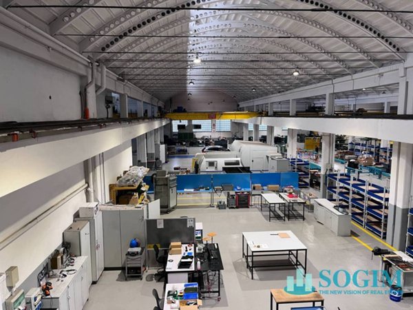locale commerciale in vendita ad Abbiategrasso in zona Castelletto
