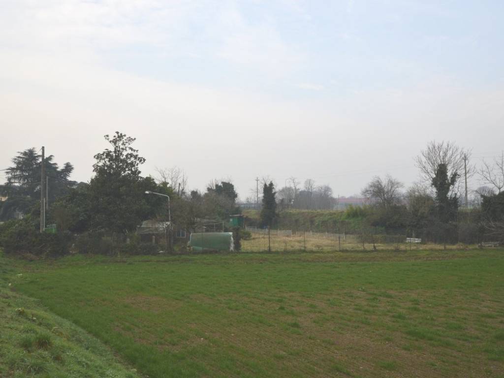 terreno edificabile in vendita ad Abbiategrasso