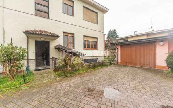 casa indipendente in vendita ad Abbiategrasso