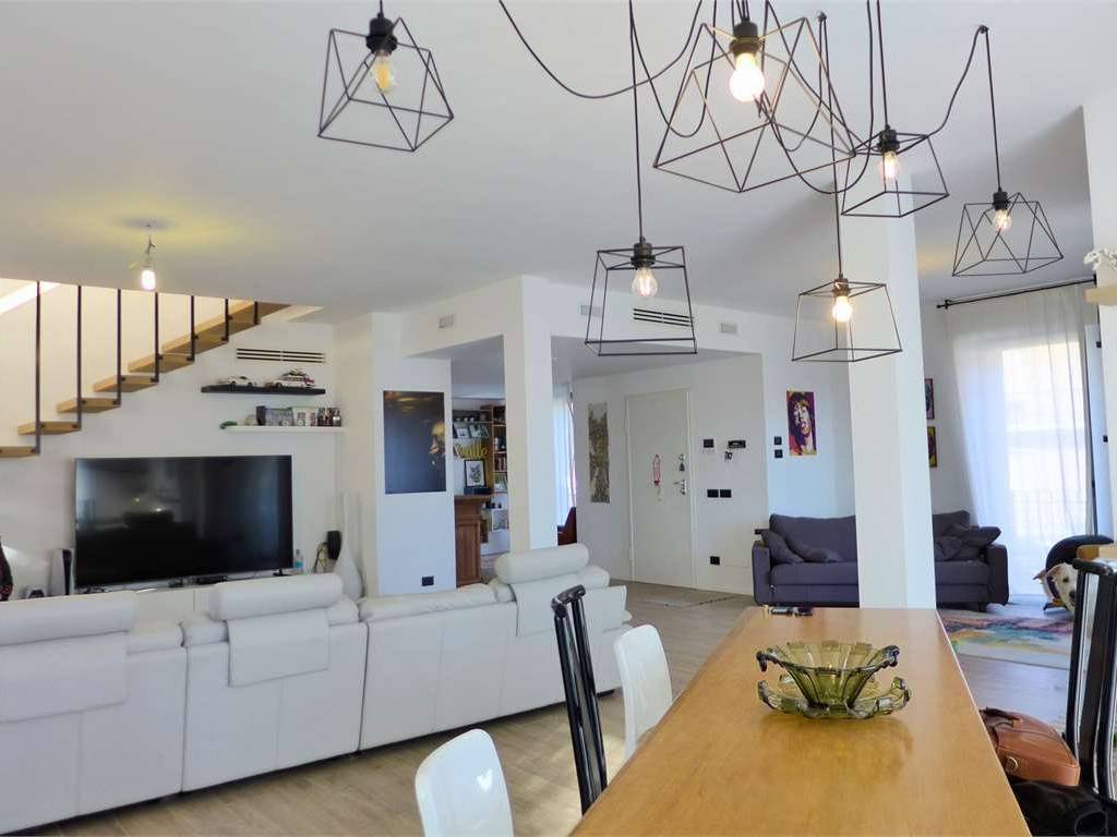 casa indipendente in vendita ad Abbiategrasso