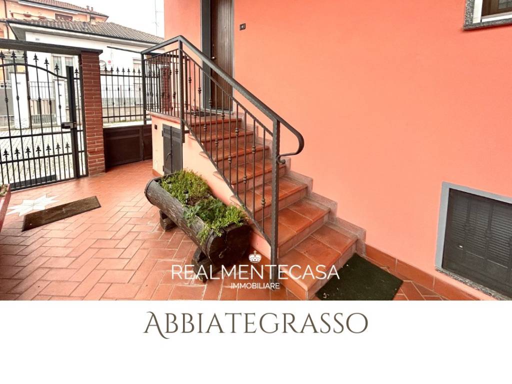 appartamento in vendita ad Abbiategrasso in zona Castelletto