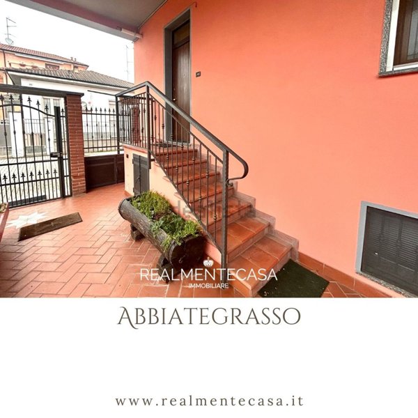 appartamento in vendita ad Abbiategrasso in zona Castelletto