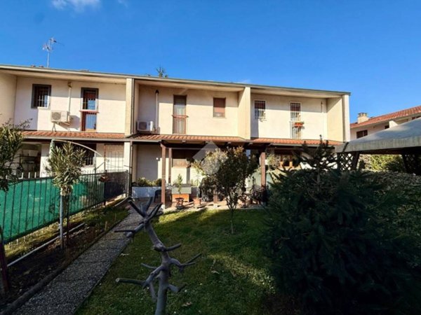 casa indipendente in vendita ad Abbiategrasso