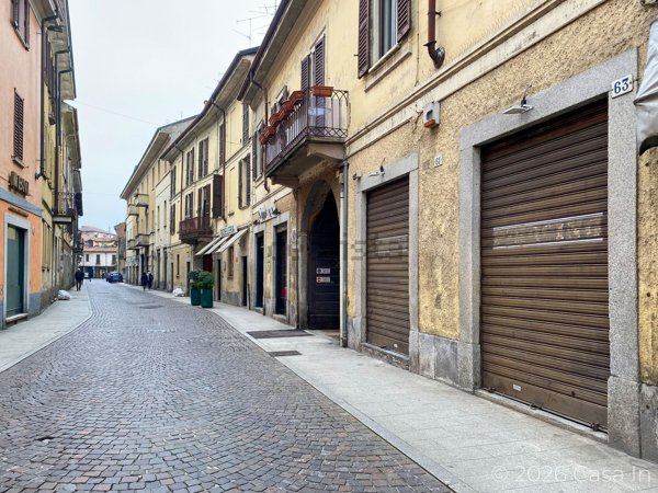 negozio in vendita ad Abbiategrasso