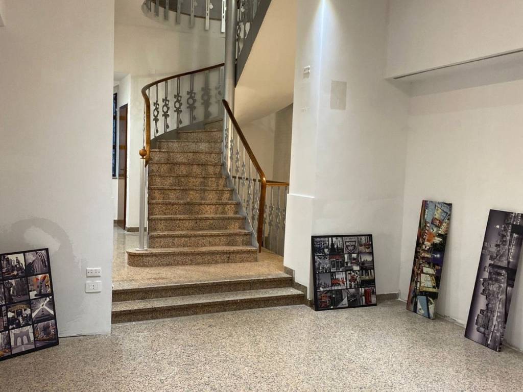 negozio in vendita ad Abbiategrasso