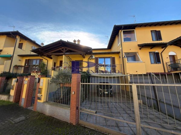 casa indipendente in vendita ad Abbiategrasso