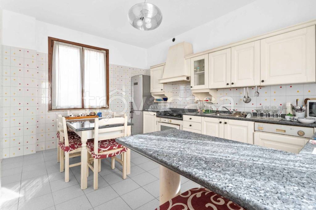 casa indipendente in vendita ad Abbiategrasso