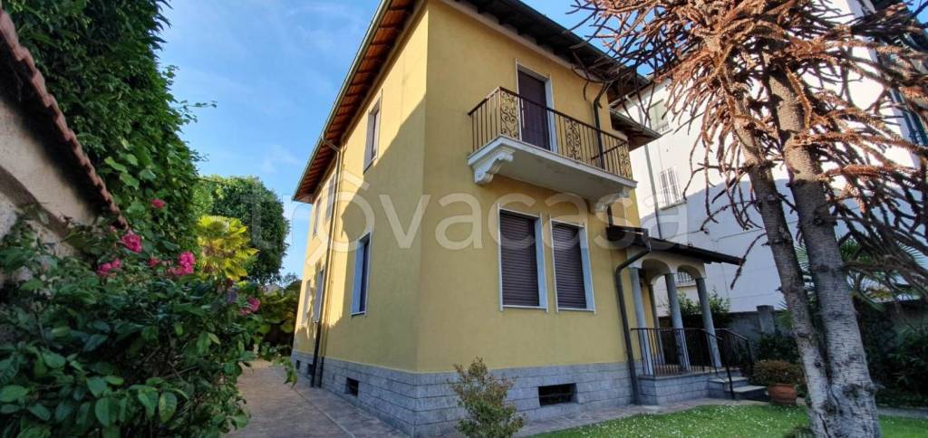 casa indipendente in vendita ad Abbiategrasso