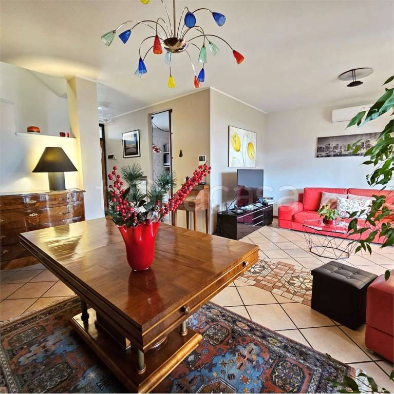 casa indipendente in vendita ad Abbiategrasso