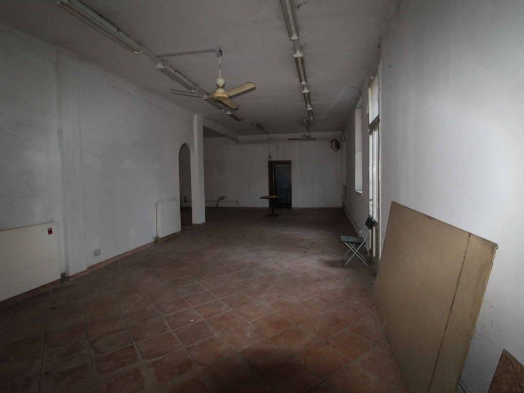 negozio in vendita ad Abbiategrasso