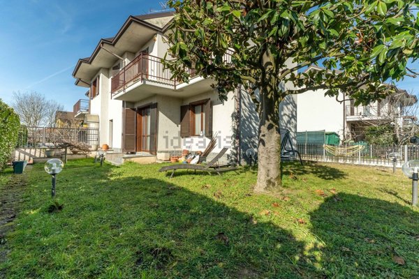 casa indipendente in vendita ad Abbiategrasso